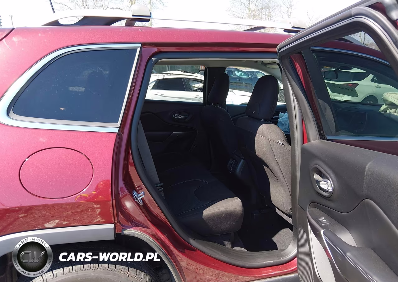 2019 Jeep Cherokee Latitude 4X4 VIN:1C4PJMCB6KD311394 - 8