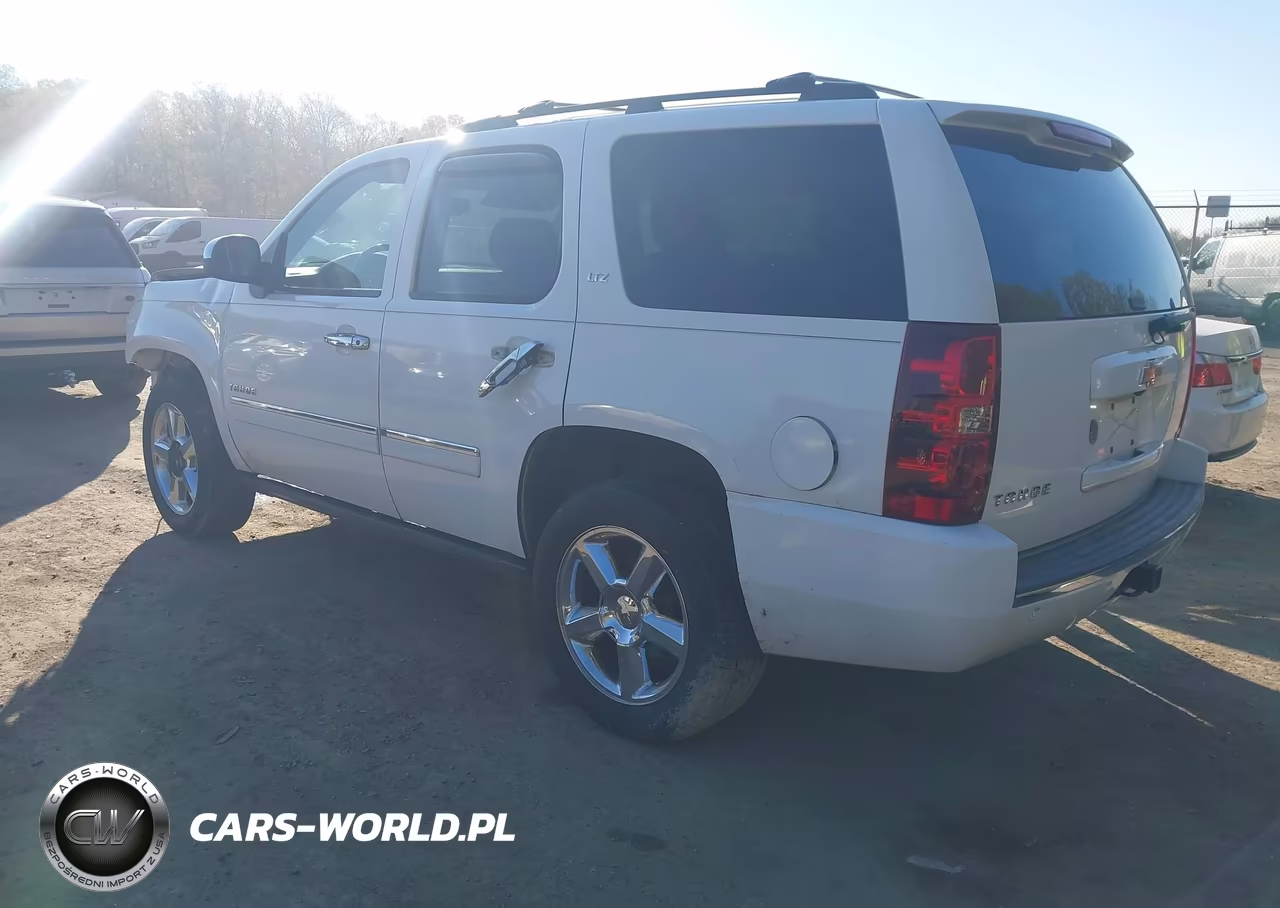 2011 Chevrolet Tahoe Ltz VIN:1GNSKCE04BR228389 - 3