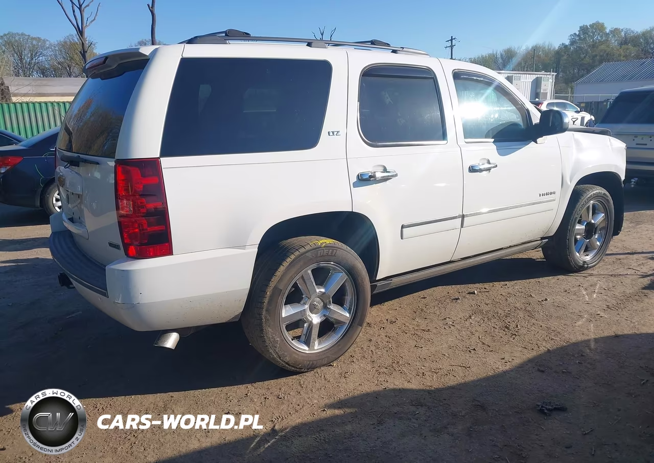 2011 Chevrolet Tahoe Ltz VIN:1GNSKCE04BR228389 - 4