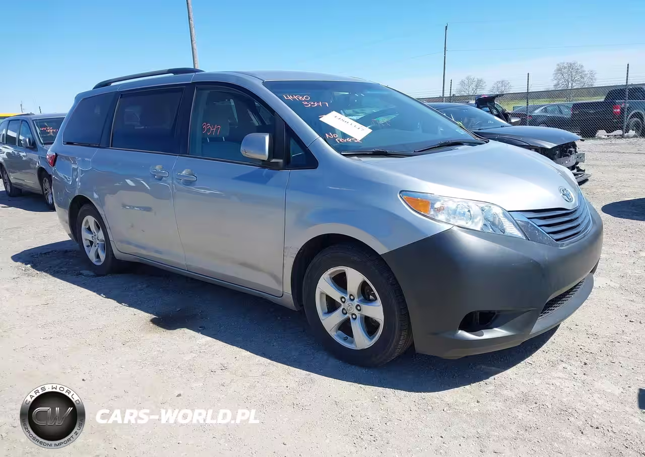 2015 Toyota Sienna Le 8 Passenger