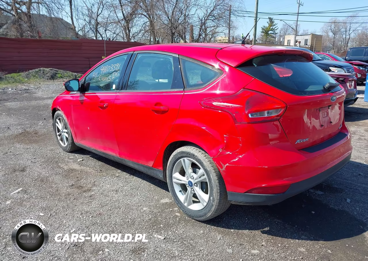 2016 Ford Focus Se VIN:1FADP3K2XGL204266 - 3