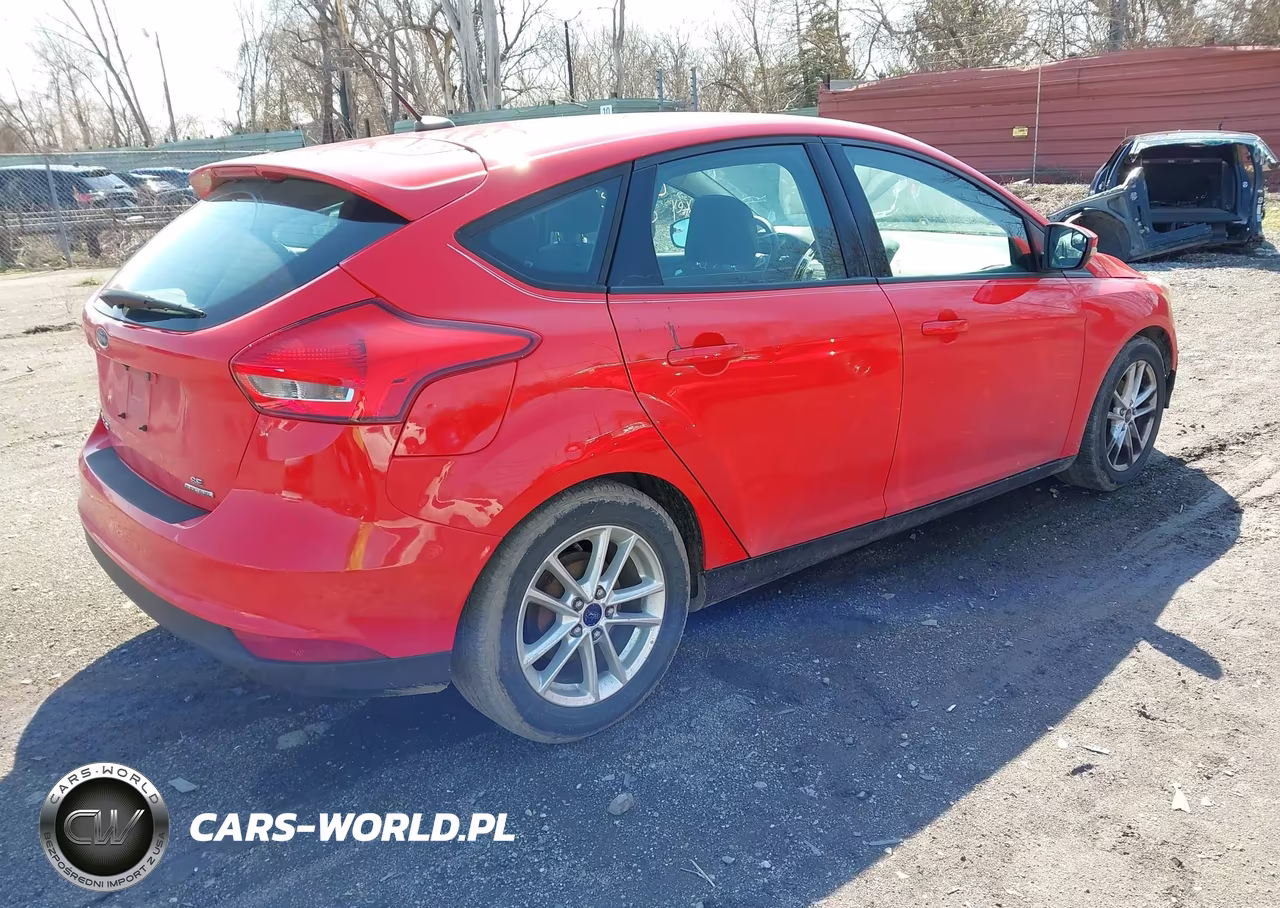 2016 Ford Focus Se VIN:1FADP3K2XGL204266 - 4