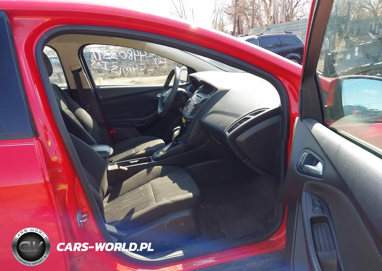 2016 Ford Focus Se VIN:1FADP3K2XGL204266 - 5