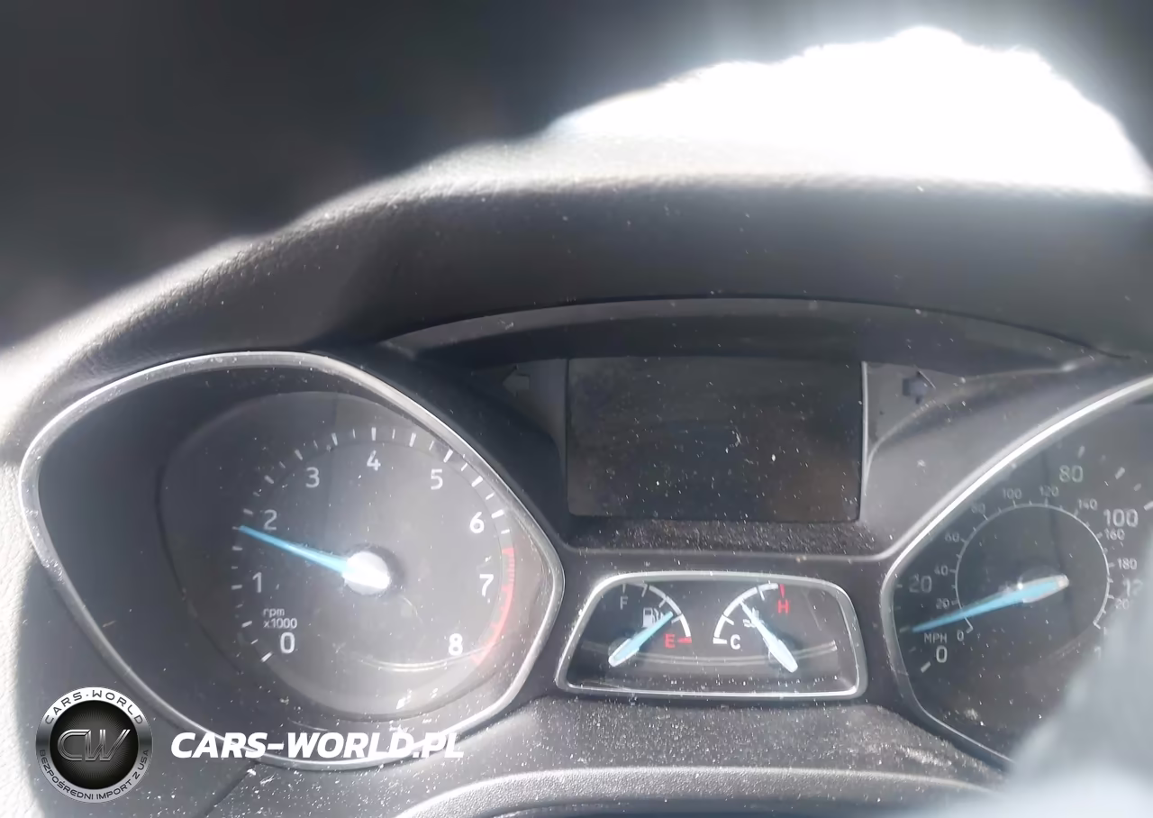 2018 Ford Focus Se VIN:1FADP3F25JL275960 - 16