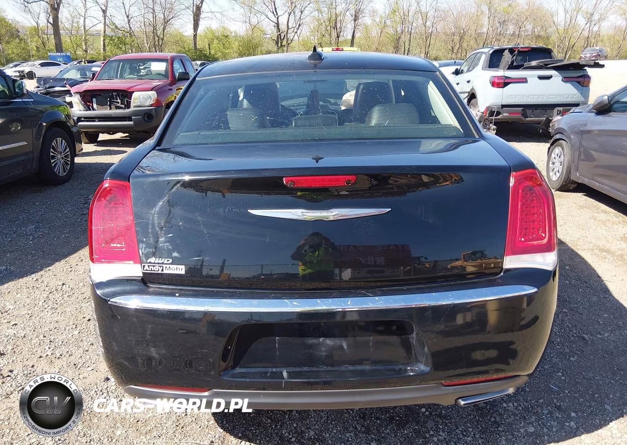 2016 Chrysler 300C Awd VIN:2C3CCAKG9GH220509 - 17