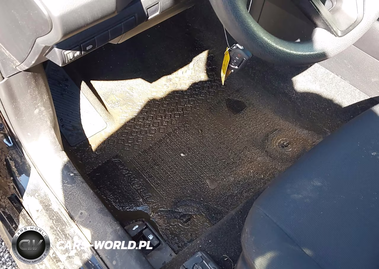2020 Toyota Corolla Le VIN:JTDEPRAE8LJ107053 - 6