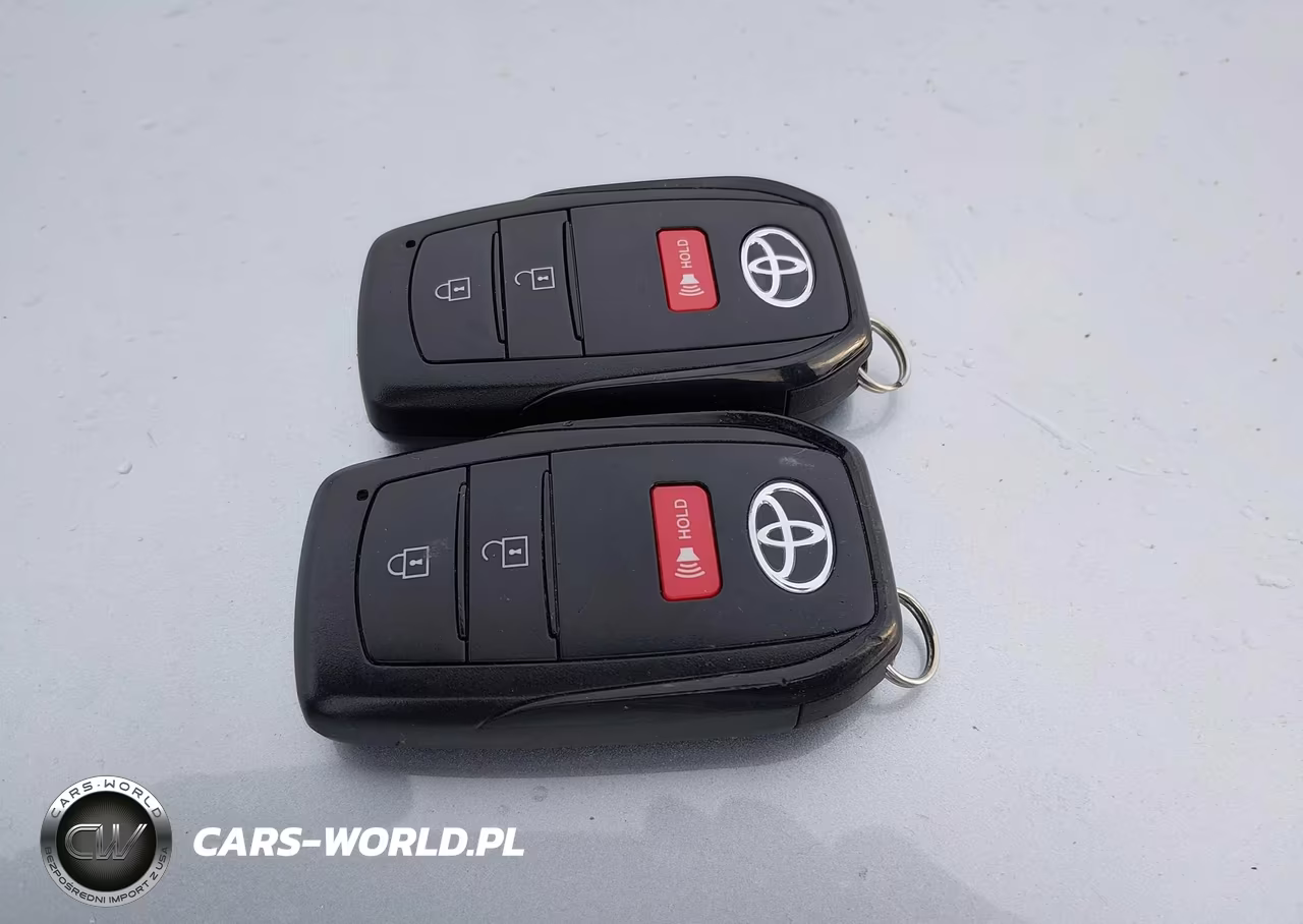 2025 Toyota Corolla Cross Le VIN:7MUCAABG4SV133067 - 11