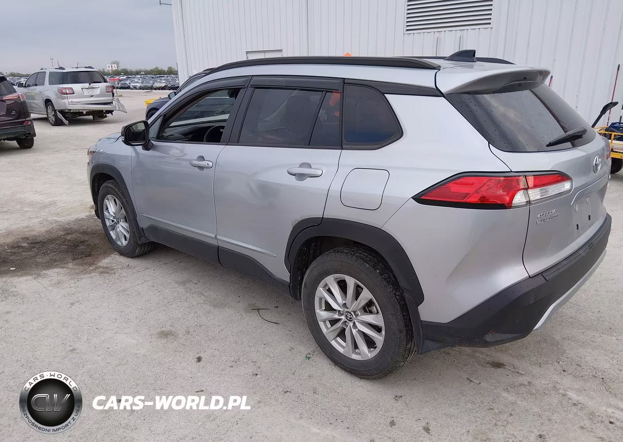 2025 Toyota Corolla Cross Le VIN:7MUCAABG4SV133067 - 3