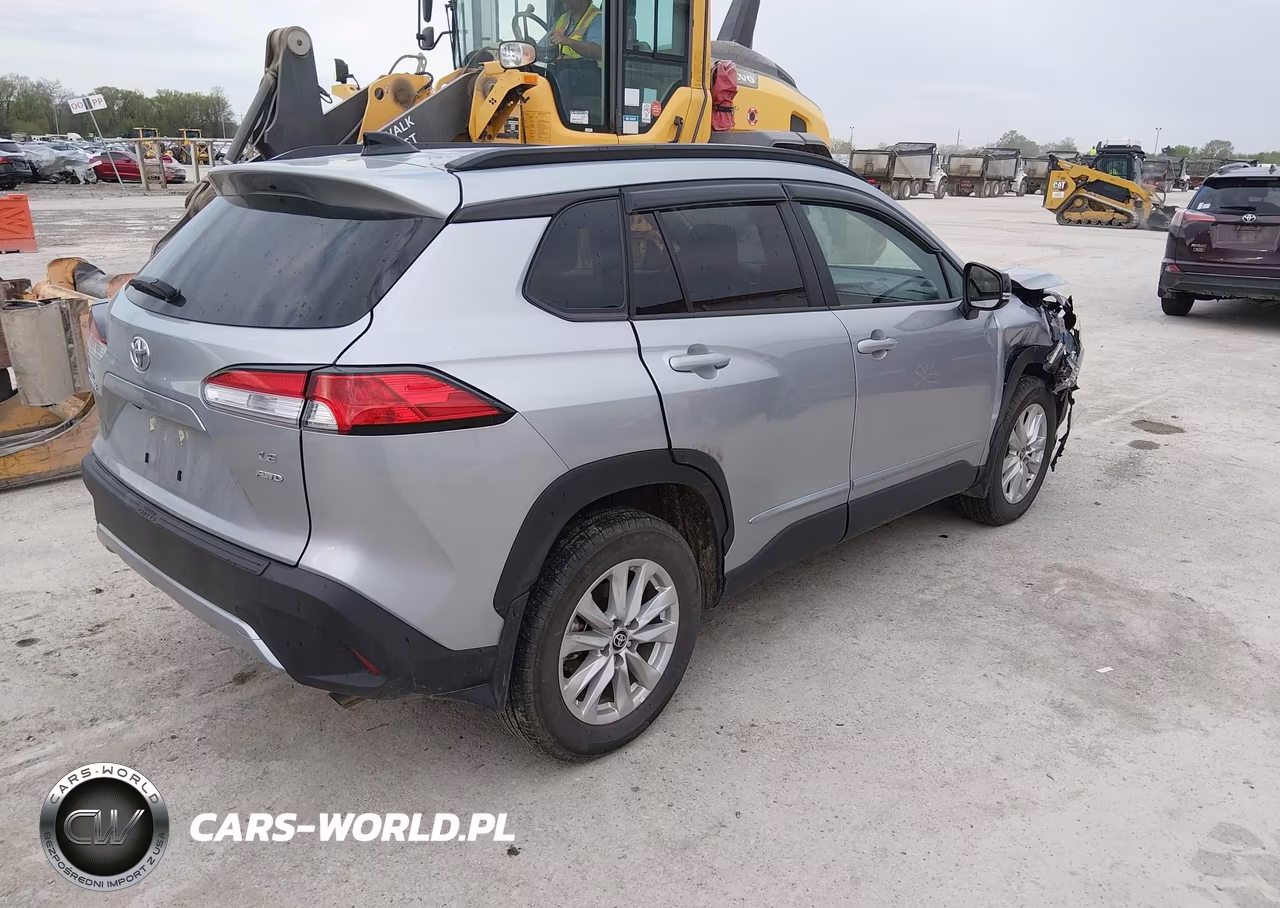 2025 Toyota Corolla Cross Le VIN:7MUCAABG4SV133067 - 4