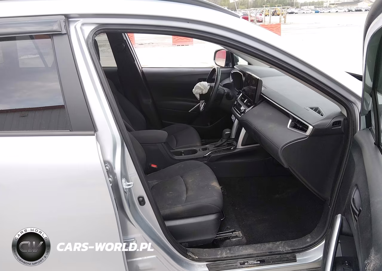 2025 Toyota Corolla Cross Le VIN:7MUCAABG4SV133067 - 5