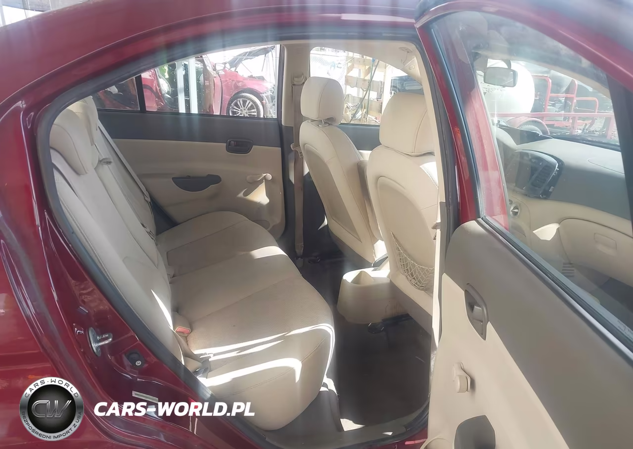 2009 Hyundai Accent Gls VIN:KMHCN46C69U371477 - 8