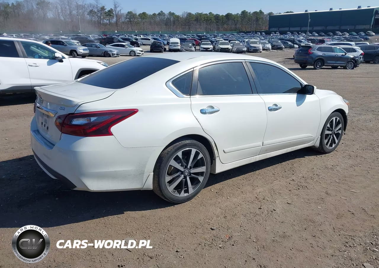 2017 Nissan Altima 2.5 Sr VIN:1N4AL3AP6HN324471 - 4