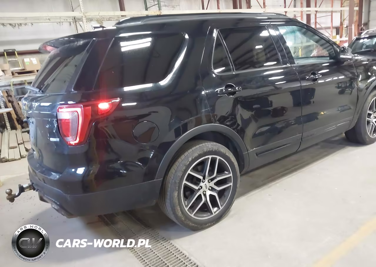 2017 Ford Explorer Sport VIN:1FM5K8GT7HGD66289 - 4