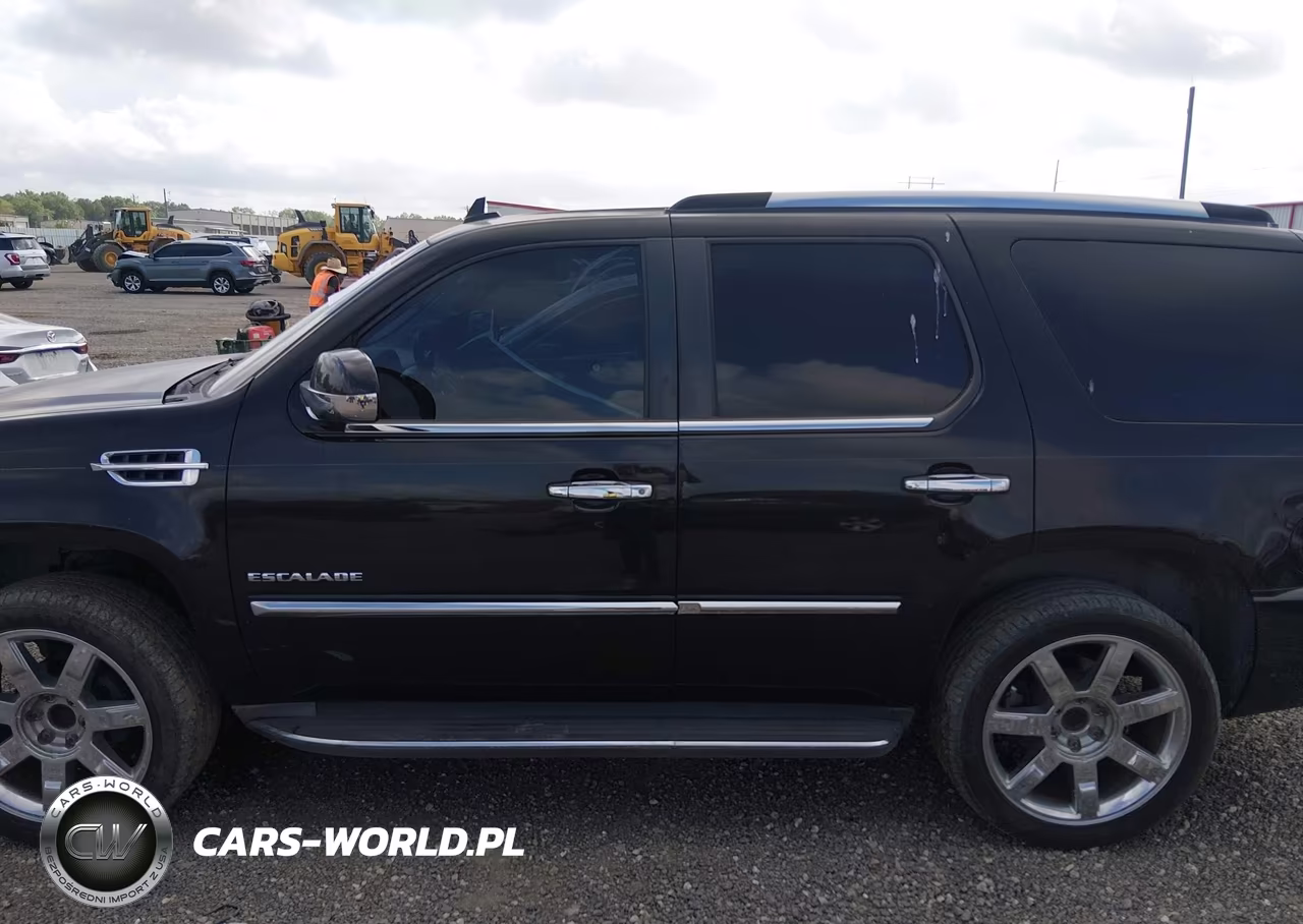 2011 Cadillac Escalade Luxury VIN:1GYS3BEF1BR272963 - 14