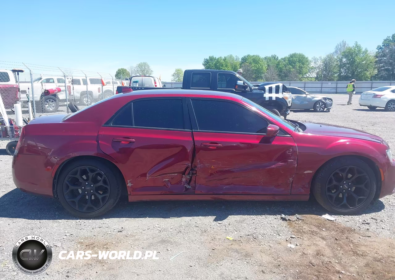 2019 Chrysler 300 300S VIN:2C3CCABGXKH628753 - 13
