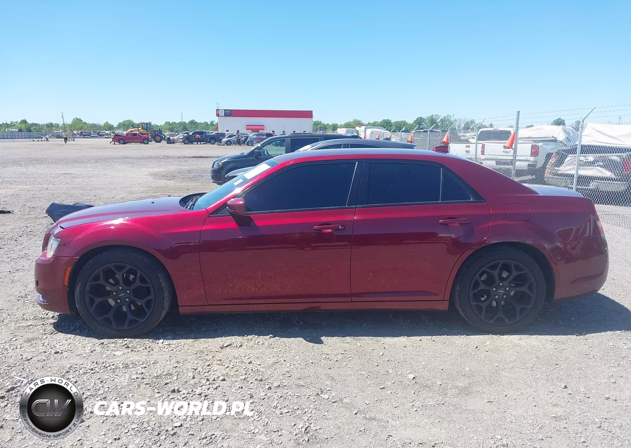 2019 Chrysler 300 300S VIN:2C3CCABGXKH628753 - 14