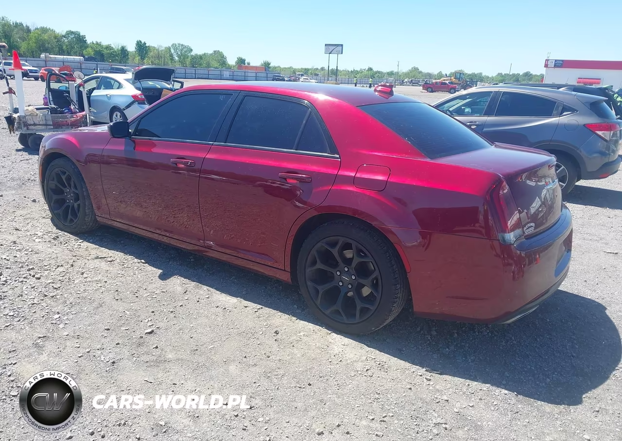 2019 Chrysler 300 300S VIN:2C3CCABGXKH628753 - 3