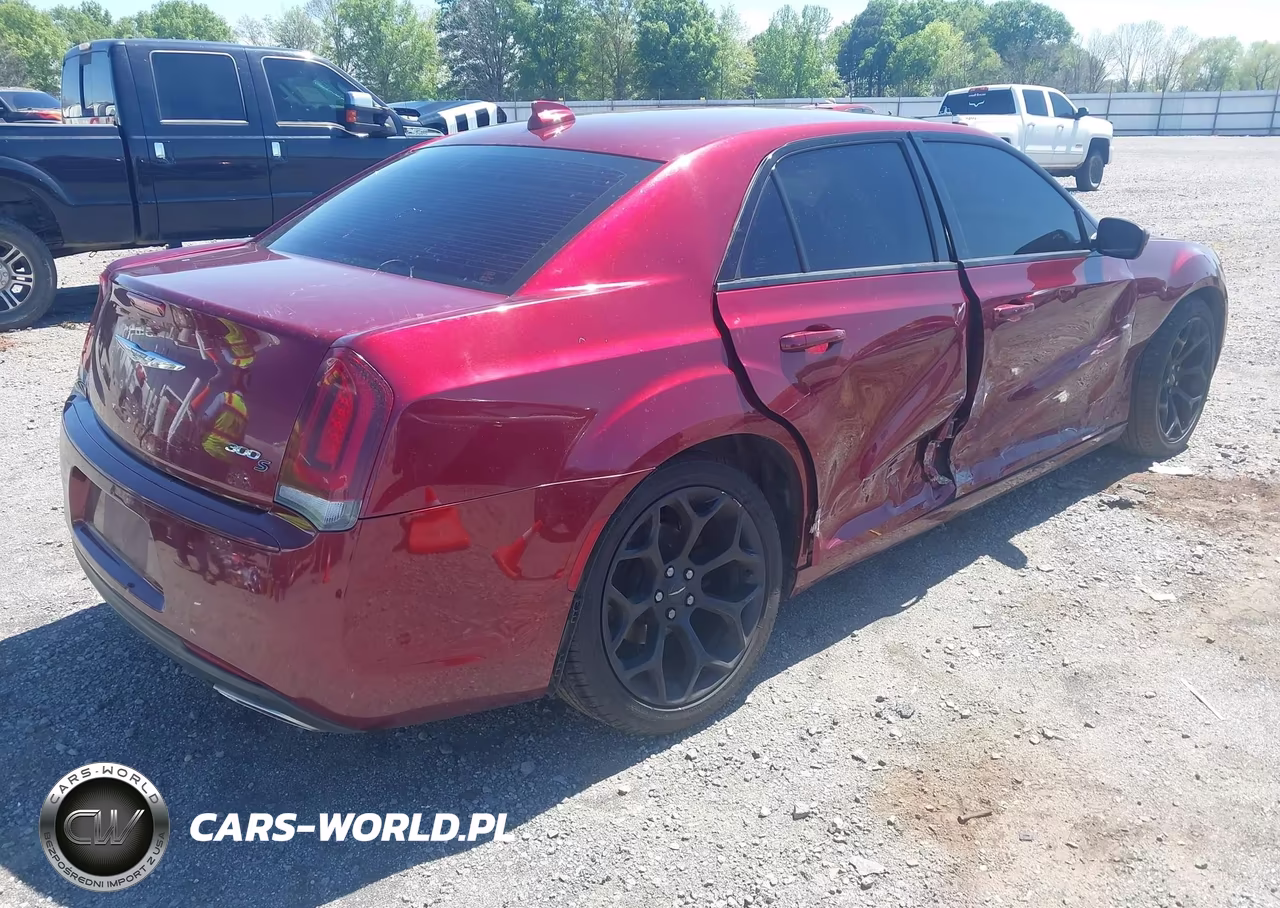2019 Chrysler 300 300S VIN:2C3CCABGXKH628753 - 4
