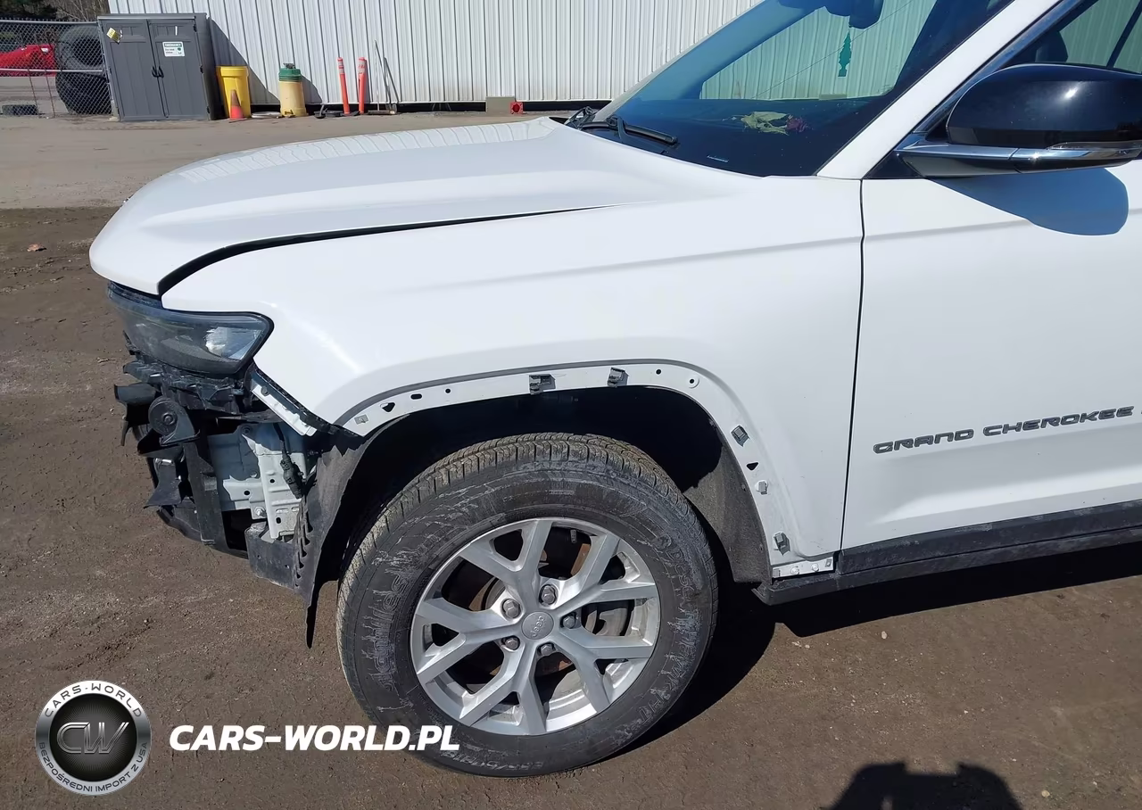 2023 Jeep Grand Cherokee L Limited 4X4 VIN:1C4RJKBG8P8701939 - 18
