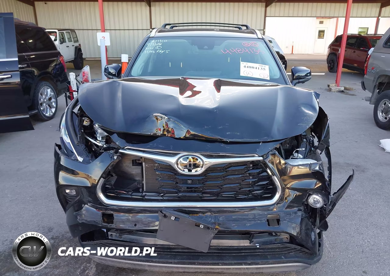 2023 Toyota Highlander Platinum VIN:5TDKDRAH0PS042469 - 13