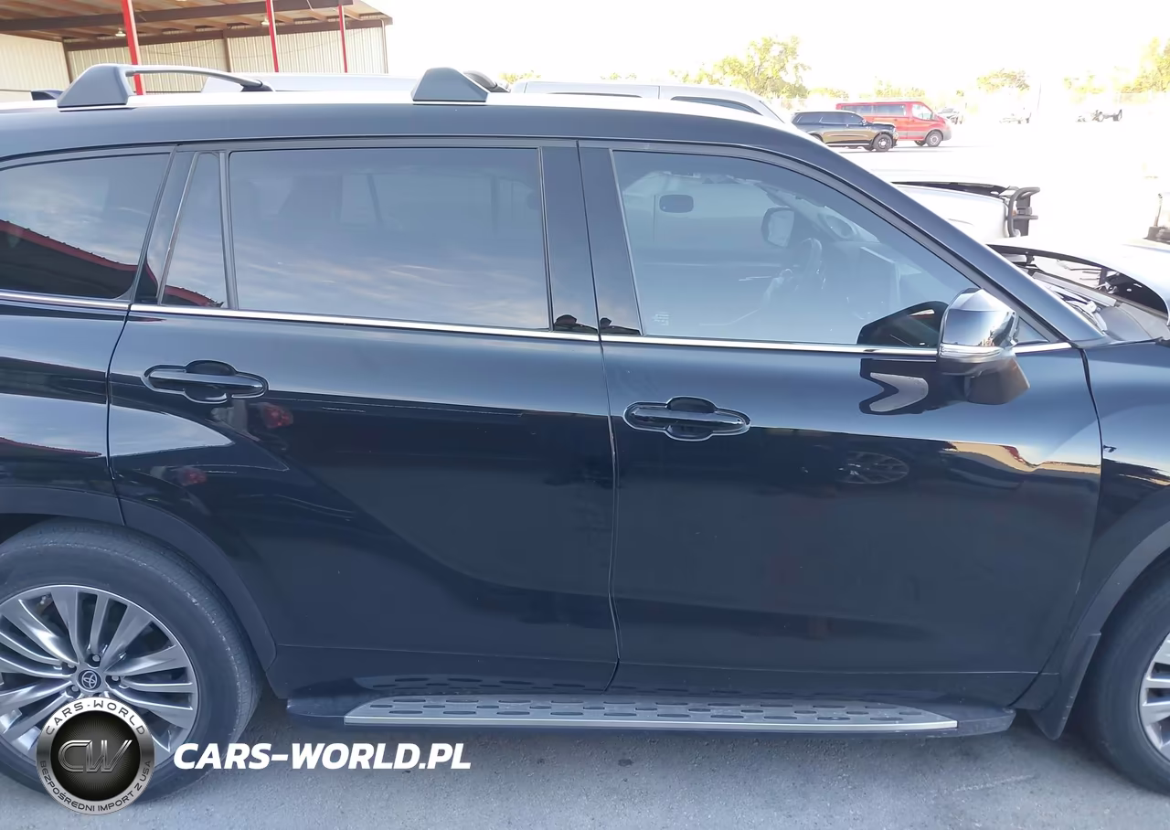 2023 Toyota Highlander Platinum VIN:5TDKDRAH0PS042469 - 14