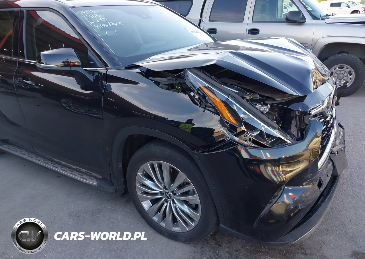 2023 Toyota Highlander Platinum VIN:5TDKDRAH0PS042469 - 18