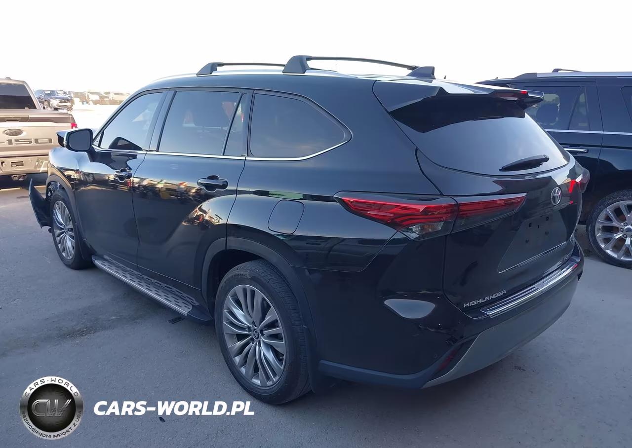 2023 Toyota Highlander Platinum VIN:5TDKDRAH0PS042469 - 3