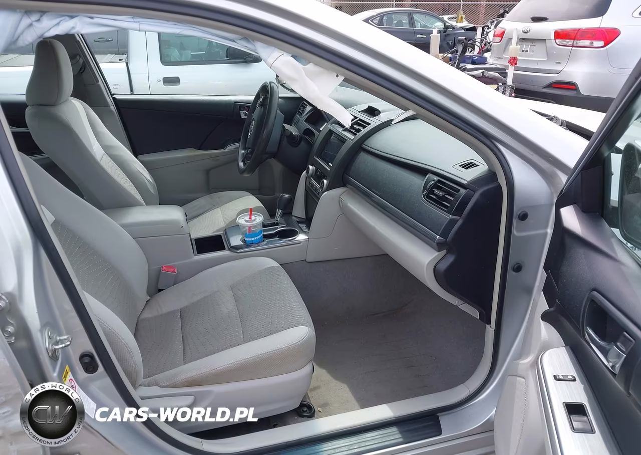 2014 Toyota Camry Hybrid Le VIN:4T1BD1FK3EU107762 - 5