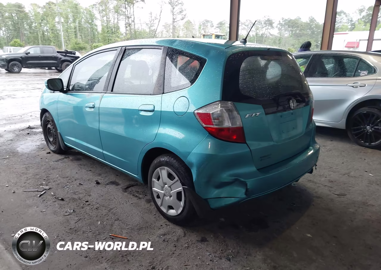 2012 Honda Fit VIN:JHMGE8H33CC003828 - 3