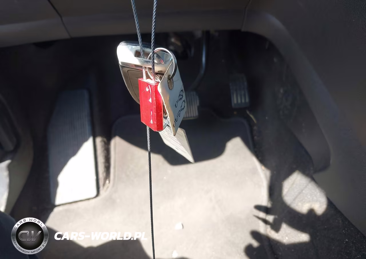 2019 Ford Escape Titanium VIN:1FMCU9J98KUC30475 - 11