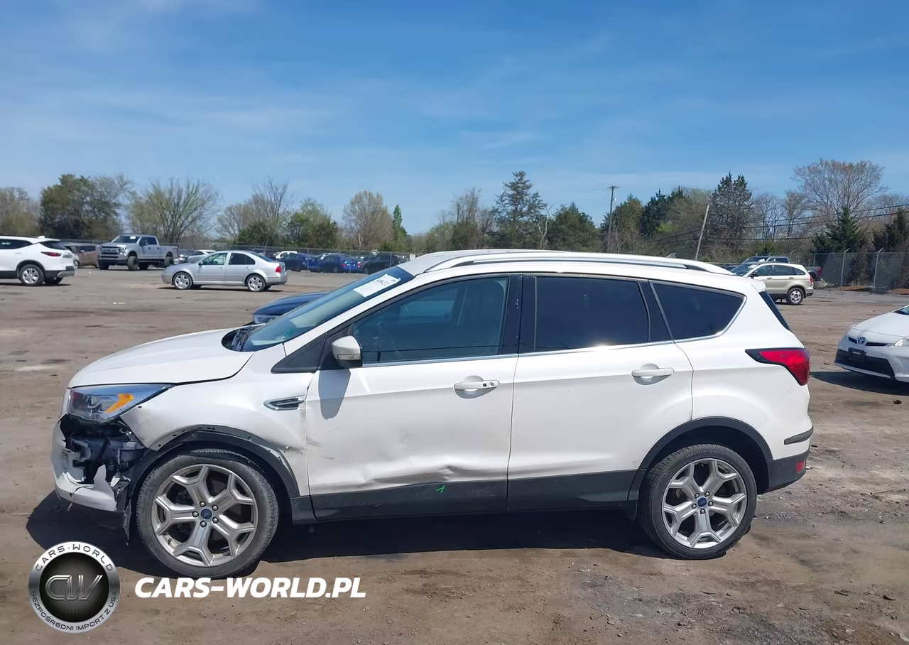 2019 Ford Escape Titanium VIN:1FMCU9J98KUC30475 - 14