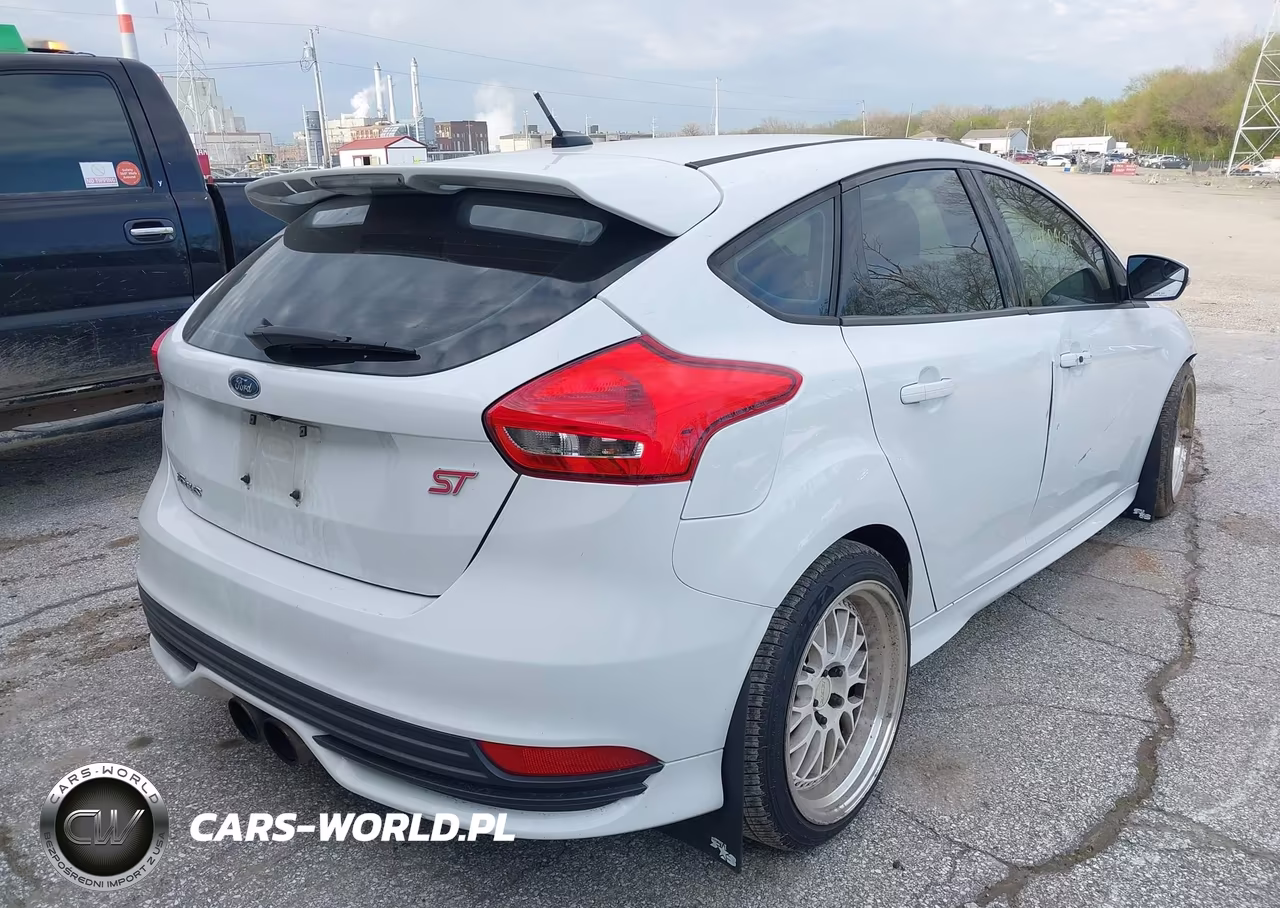 2017 Ford Focus St VIN:1FADP3L98HL253852 - 4