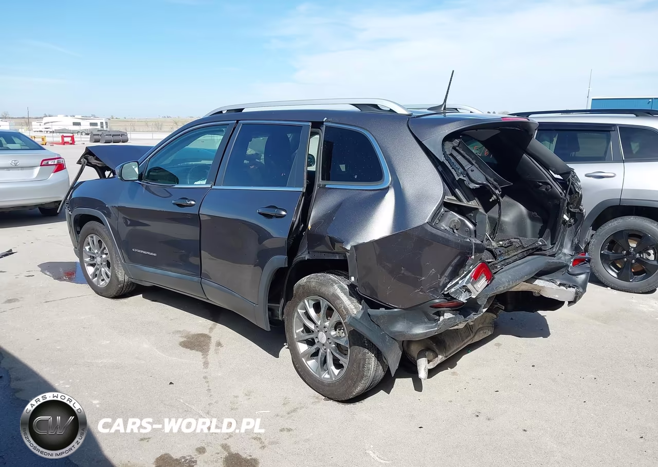 2019 Jeep Cherokee Latitude Plus Fwd VIN:1C4PJLLB3KD420549 - 3