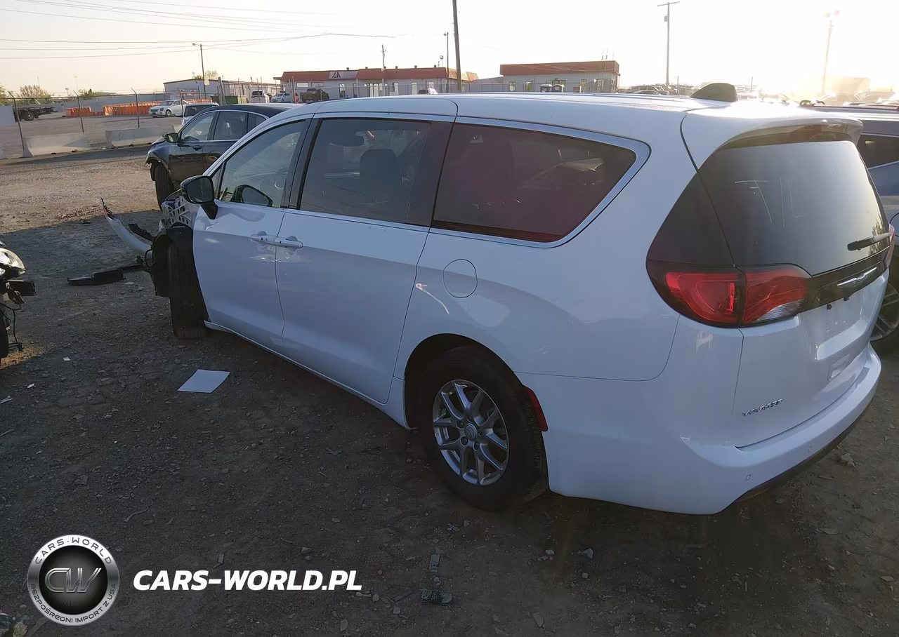 2025 Chrysler Voyager Lx VIN:2C4RC1CG4SR605693 - 3