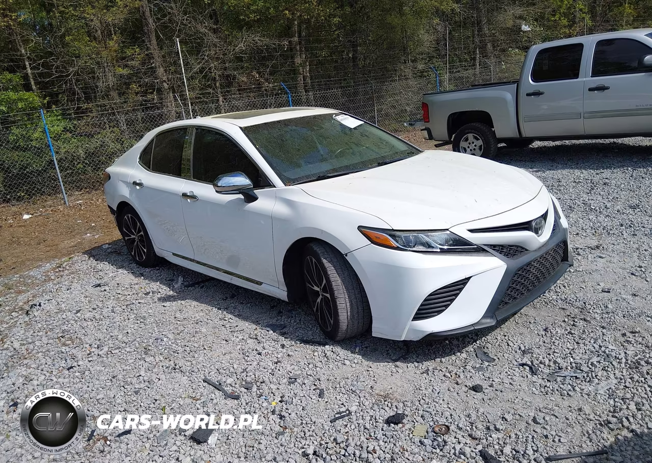 2018 Toyota Camry Se – zdjęcie 1 z 17