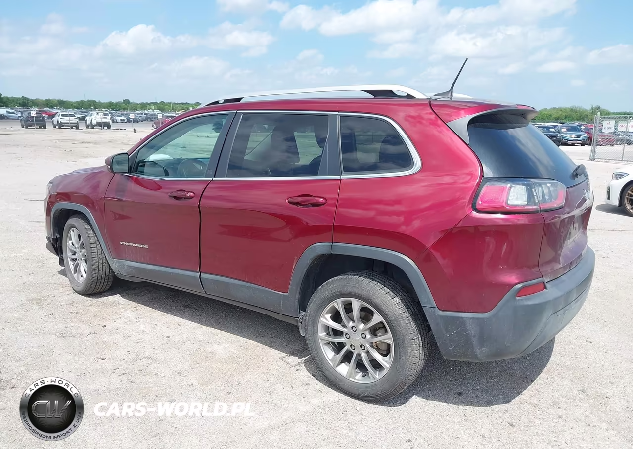 2019 Jeep Cherokee Latitude Plus Fwd VIN:1C4PJLLB5KD151700 - 3