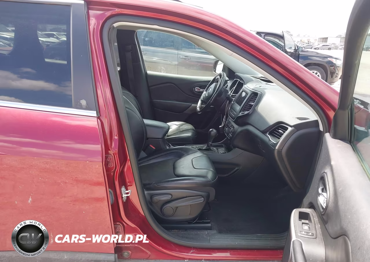 2019 Jeep Cherokee Latitude Plus Fwd VIN:1C4PJLLB5KD151700 - 5
