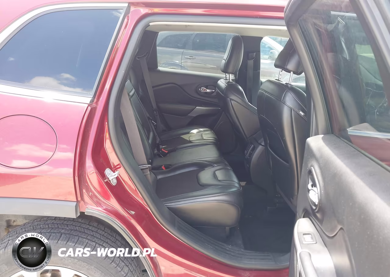 2019 Jeep Cherokee Latitude Plus Fwd VIN:1C4PJLLB5KD151700 - 8