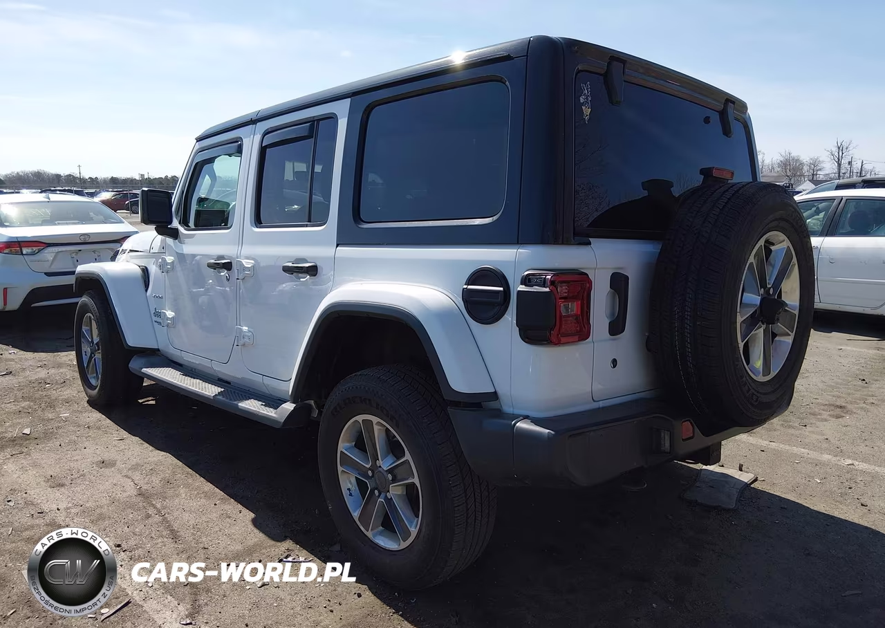 2020 Jeep Wrangler Unlimited Sahara 4X4 VIN:1C4HJXEG6LW167530 - 3