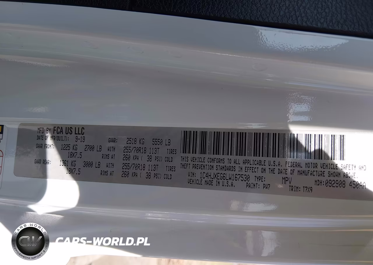 2020 Jeep Wrangler Unlimited Sahara 4X4 VIN:1C4HJXEG6LW167530 - 9