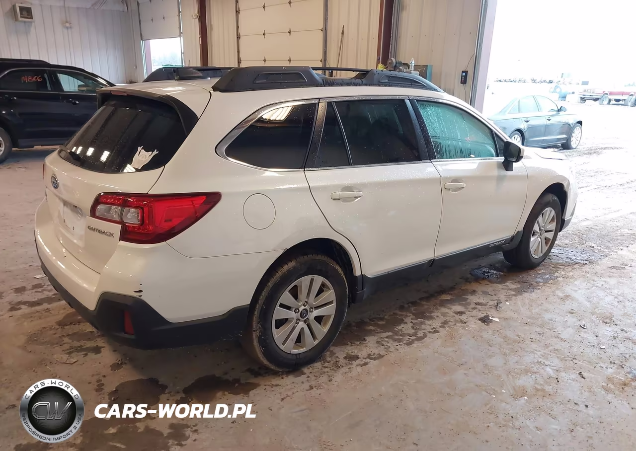 2019 Subaru Outback 2.5I Premium VIN:4S4BSAFC1K3265923 - 4