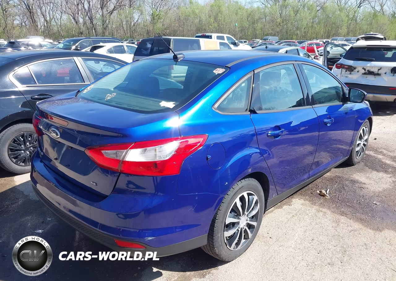 2012 Ford Focus Se VIN:1FAHP3F23CL254495 - 4