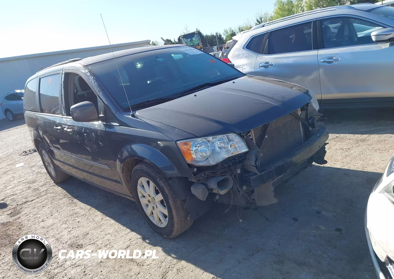 2016 Chrysler Town & Country Touring – zdjęcie 1 z 17
