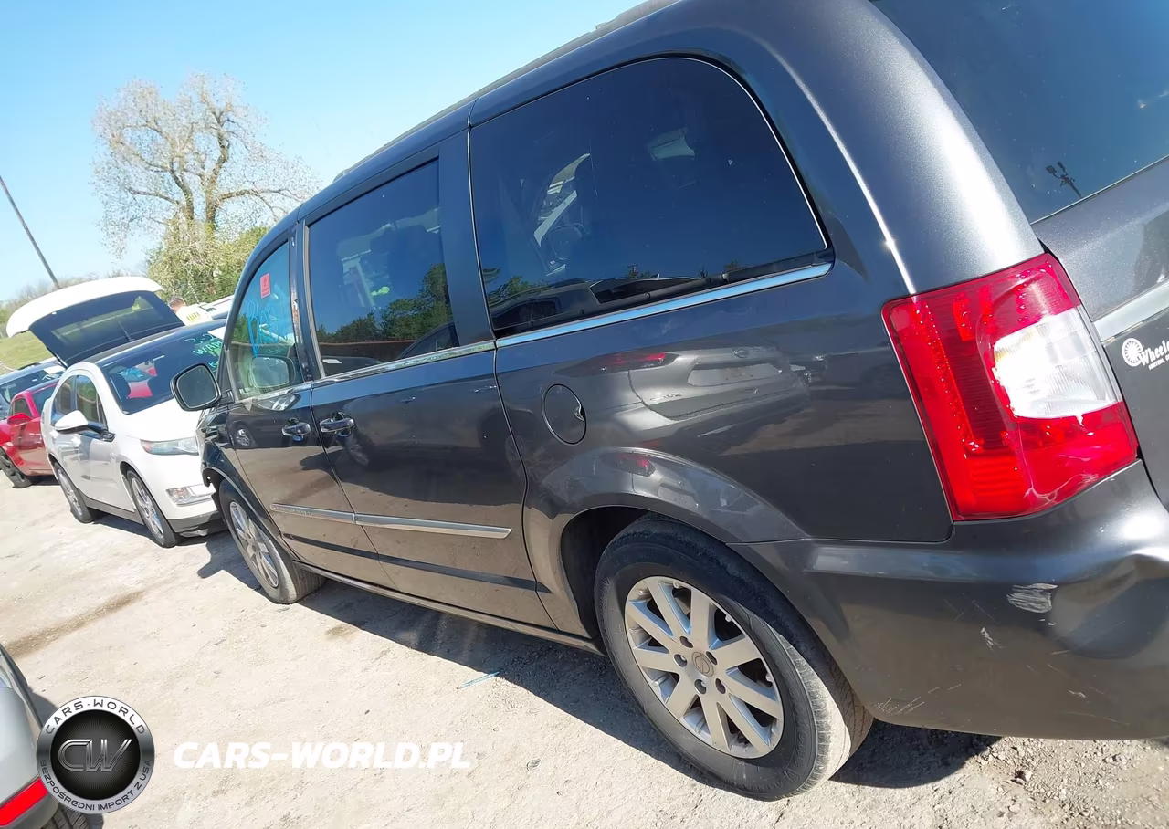 2016 Chrysler Town & Country Touring VIN:2C4RC1BG1GR173167 - 15