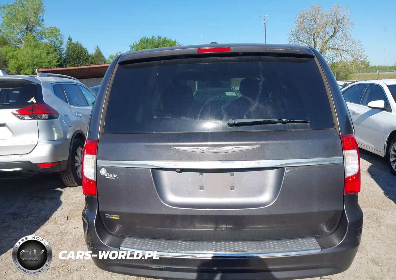 2016 Chrysler Town & Country Touring VIN:2C4RC1BG1GR173167 - 17