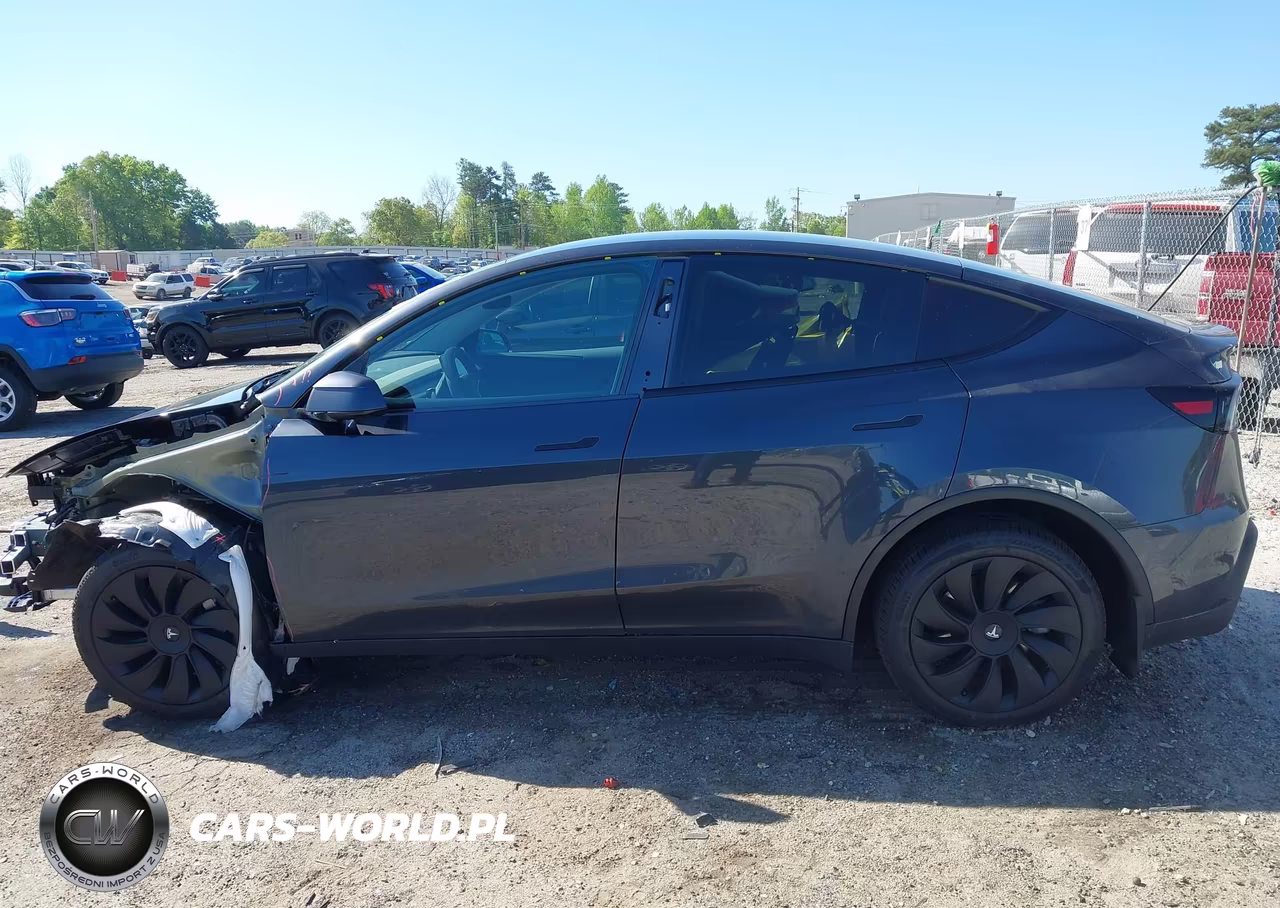 2026 Tesla Model Y All-Wheel Drive-Long Range Launch Series-Premium All-Wheel Drive VIN:7SAYGDEE6TA469741 - 15