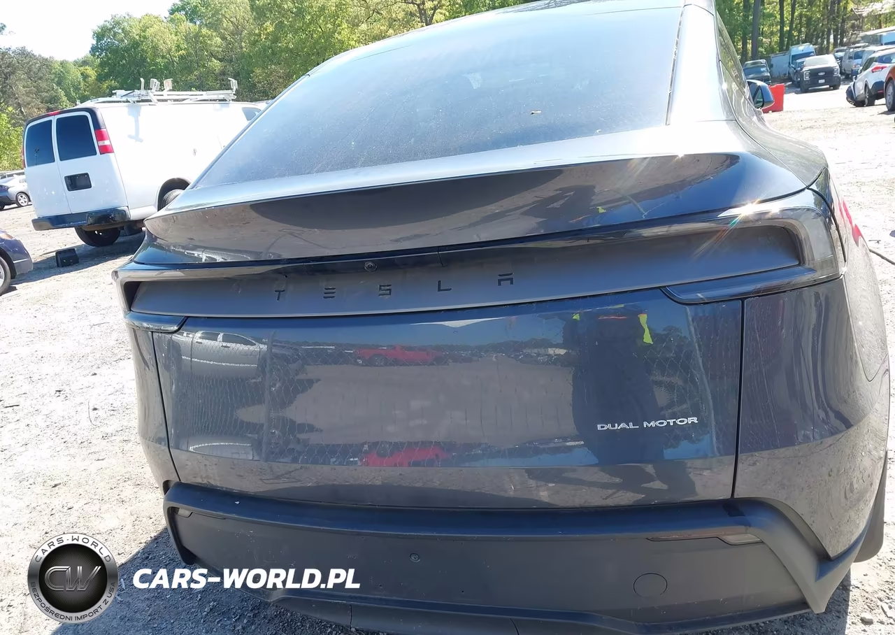 2026 Tesla Model Y All-Wheel Drive-Long Range Launch Series-Premium All-Wheel Drive VIN:7SAYGDEE6TA469741 - 17
