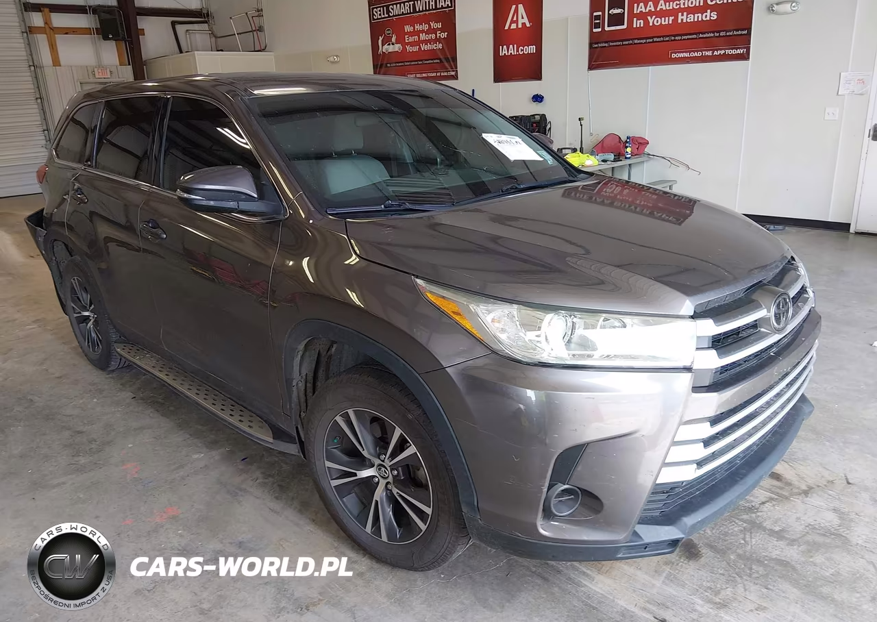 2018 Toyota Highlander Le – zdjęcie 1 z 16
