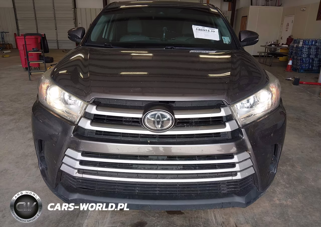 2018 Toyota Highlander Le VIN:5TDZZRFH0JS263960 - 12