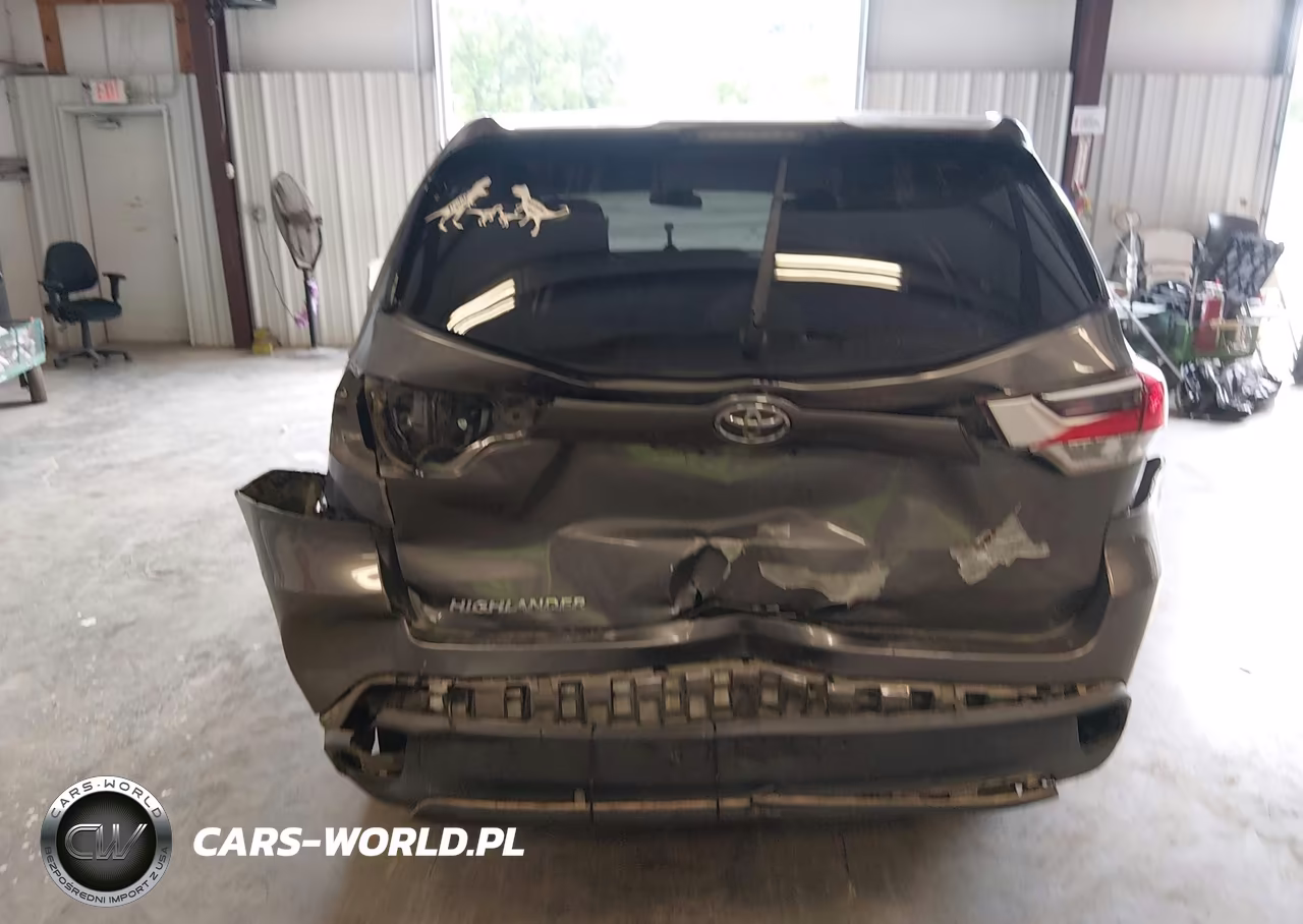 2018 Toyota Highlander Le VIN:5TDZZRFH0JS263960 - 16